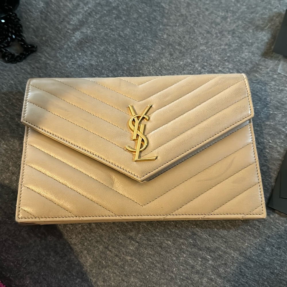 CLASSIC CASSANDRE CHAIN WALLET IN GRAIN DE POUDRE LEATHER - missing chain!!!